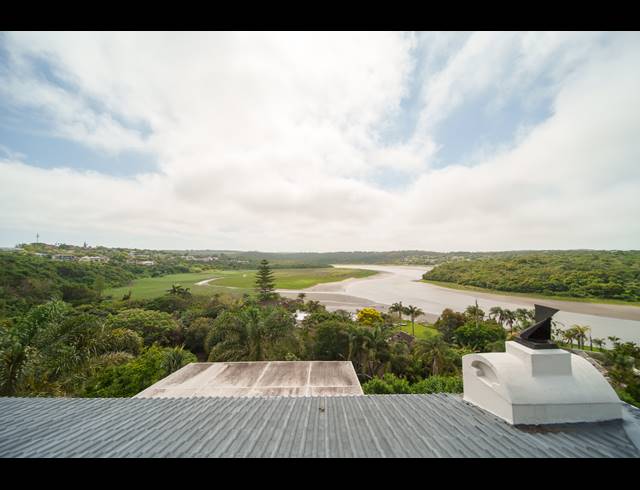 4 BEDROOM HOUSE FOR SALE IN BONZA BAY